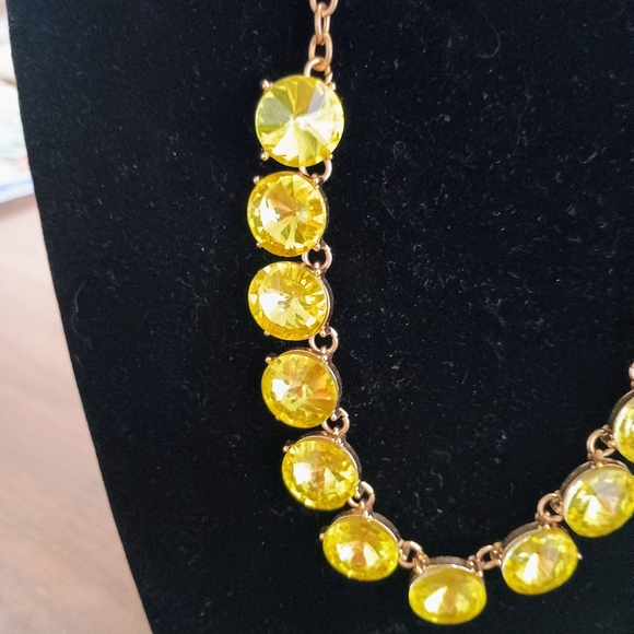 Elegant Gold and Yellow Necklace - Picture 2 of 4